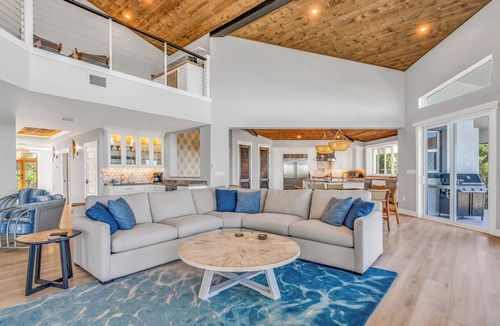 Marathon House | Morton Manor - Main House - 5bed/4.5bath single family home with private pool, dockage, pickleball court, putting green & more