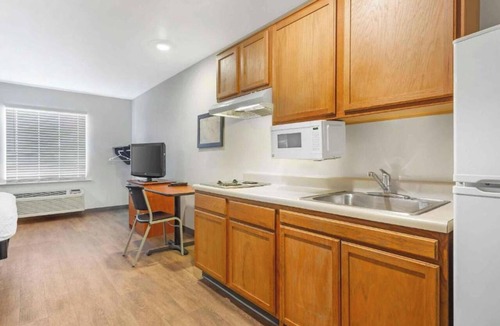 Fort Myers Hotel | Motel 6 Suites Fort Myers FL