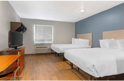 Fort Myers Hotel | Motel 6 Suites Fort Myers, FL