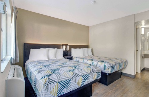 Venice Hotel | Motel 6 Venice, FL
