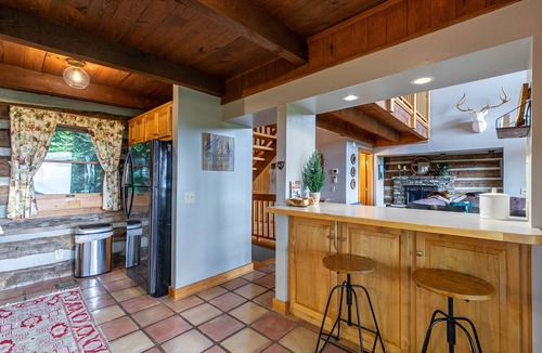 Banner Elk Cabin | Mount Ever-Rest: Great Mtn Views, hot tub, fire pit!