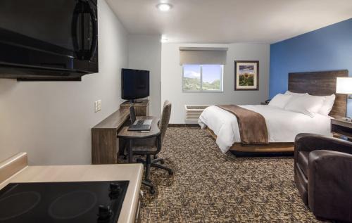 Deep Creek Hotel | My Place Hotel-Port Charlotte-Punta Gorda, FL