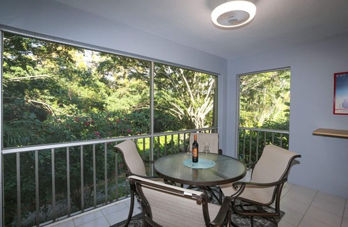 Central Naples Condo | NAPLES BATH AND TENNIS Condo 2BEDS/2BATH - Central Naples