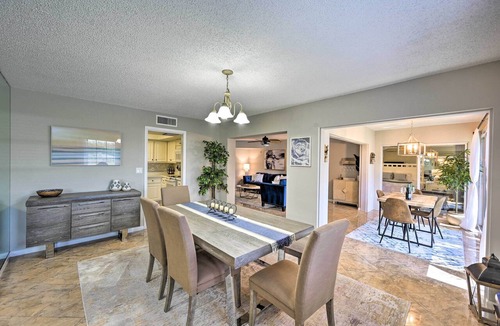 Central Naples Condo | Naples Condo w/Enclosed Balcony & Lake Views!