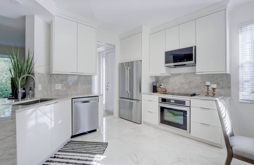 North Naples Condo | NAPLES DESIGNER VILLA RETREAT STEPS FROM MERCATO