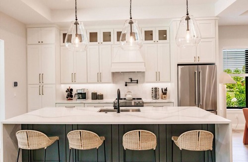 Naples Park House | Naples Luxury Orange Blossom Oasis Beach Home Heated Pool/Spa Pet Friendly