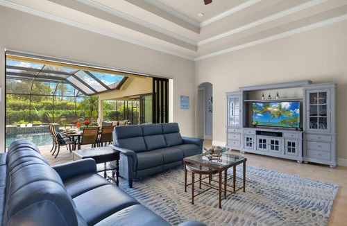 Central Naples House | Naples Starfish House - Upscale weekly rentals