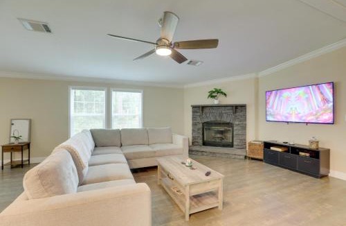 Palm City House | Nature Escape in Palm City: Group-Friendly Home