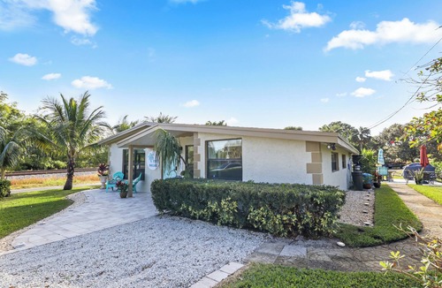 Jensen Beach House | Nautical 3-Bedroom House only 10min to the Beach!