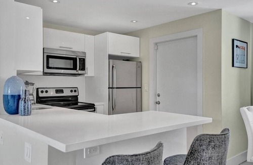 City Center Apartment | Nautilus Suite 2BD/2BA Miami Beach Villa Monaco