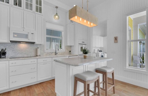 Old Naples House | NEAPOLITAN SKY - Key West Style Home in Olde Naples