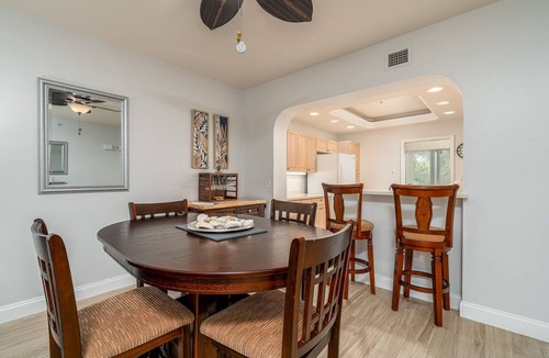 South Island Condo | Near Beach and Shopping| Pool & Spa