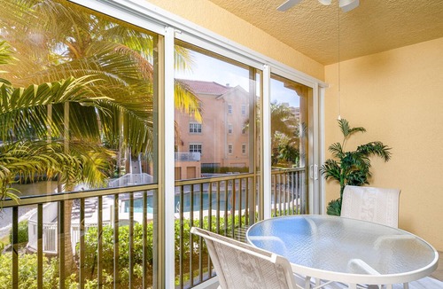 South Island Condo | Near Beach and Shopping| Pool & Spa