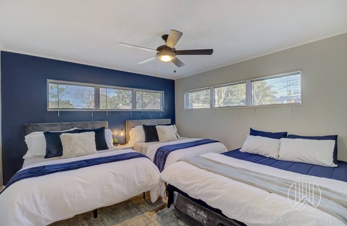 River Park House | Near Beaches★KING Bed★Fast WiFi★Fire Pit★Game Room★45% discount 28 day stay