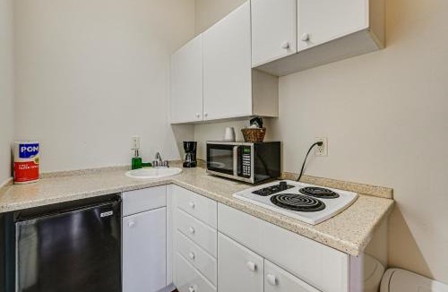 Naples Apartment | Near the Everglades: Studio at Port of the Islands