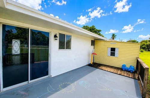 Port Saint Lucie House | Nearby Beach Escape