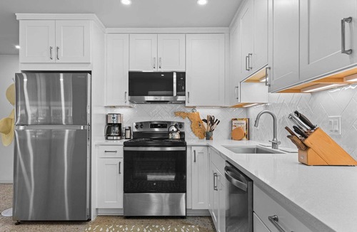 Rock Ridge House | Neptune's Hideaway | 3BR House & Outdoor Patio w/BBQ Grill 🪐🌴