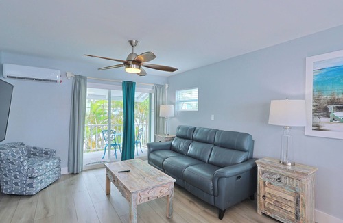 Siesta Key Cottage | Nest Cottage Across street from beach and Heated Pool