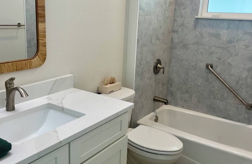 Roseland House | New 2/2 home by Sebastian intracoastal & waterfront restaurants. Connect the RV.