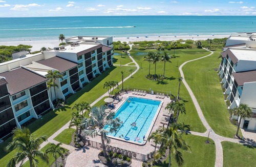 Sanibel Condo | NEW Beachfront & Gulf Water Views Loggerhead Cay 354— heated Pool, Tennis, Pickleball & Beach Gear. Weekly Stays