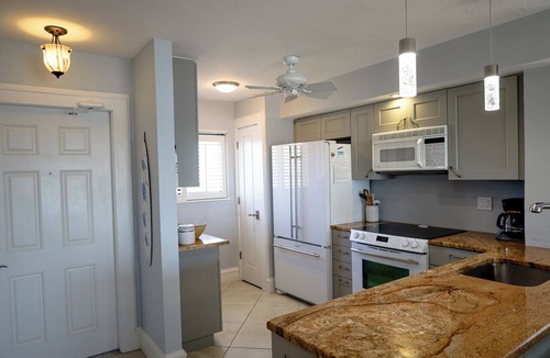 Laguna Shores Condo | New Beachfront Condo - Breathtaking Views & Pool