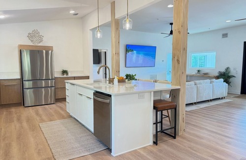 North Captiva House | NEW! CORAL CASTAWAY LUXURY HOME PRIVATE HEATED POOL & 2 GOLF CARTS