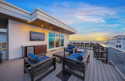 Siesta Key Village House | New - Dual-home luxury, Rooftop Decks, Sleeps 32
