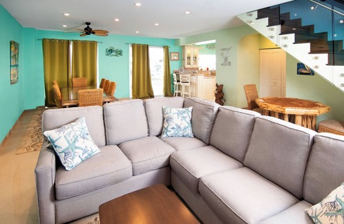 Marathon Villa | New Florida Keys Vacation Rentals- Beach House on Sombrero Beach Dock Pool 6 bed