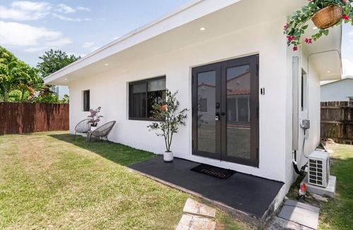 Northeast Miami Villa | New Home, Lux Beds, Coffee Bar, Great Location.