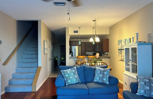 Island Estate House | NEW LISTING! Spacious 3 bd 3ba,Clearwater Bch Condo-8 min bike ride to beach!