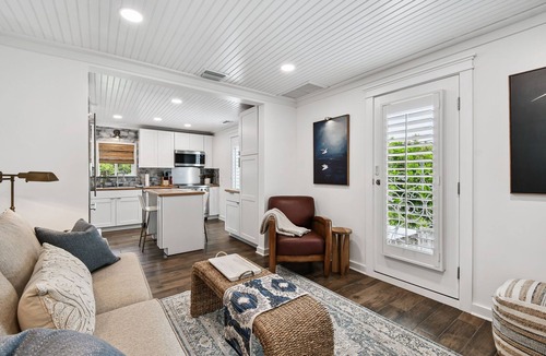 Seminole Apartment | New luxury apartment in Seminole. Less than 5 minutes to Gulf beaches!