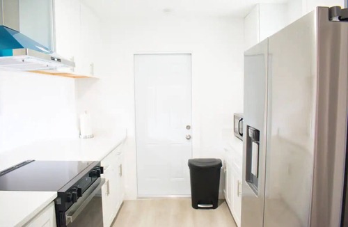 Meadowlawn House | New - Modern Retreat - 3BR 2BA - Backyard - Garage