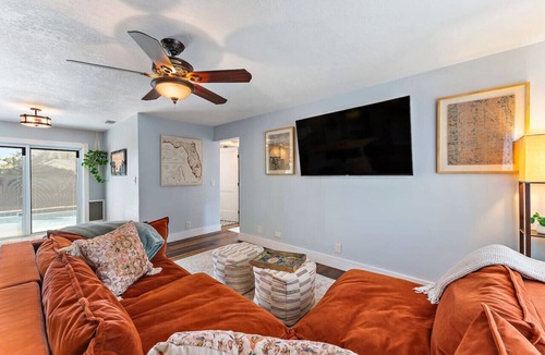 North Palm Beach House | *New* Palm Paradise Retreat