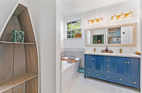 North Palm Beach House | *New* Palm Paradise Retreat