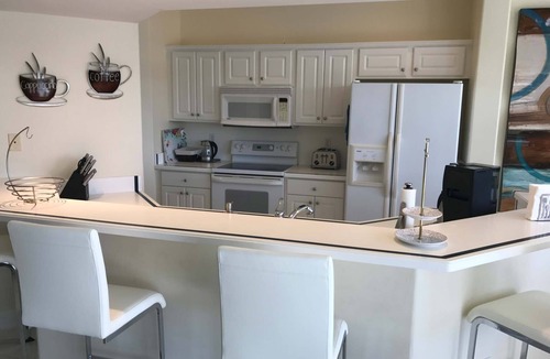 Cape Coral House | New Pool & Spa Great Views Wide SaltwaterCanal Kids-Friendly 3King+Guest Queen