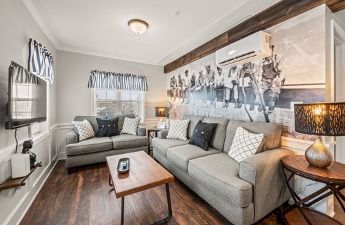 Wallingford Center Apartment | New Railside Residents