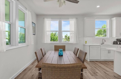 Sanibel Cottage | New Rebuild - Tiki Too