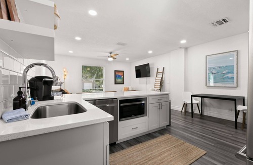 Courier City - Oscawana House | NEW Soho Home - Perfect Space for Families