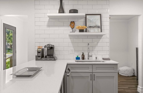 Courier City - Oscawana House | NEW Soho Oasis - Stunning Home In Heart of Soho