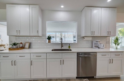 Maximo Moorings House | NEW! STUNNING & CLOSE TO EVERYTHING!