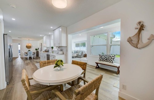 Maximo Moorings House | NEW! STUNNING & CLOSE TO EVERYTHING!