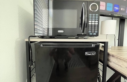 East Ybor Apartment | New Stylish 1BR Private Entry Walk to Ybor City Bikes Included