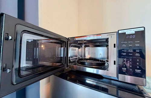 Bonita Shores Apartment | NEW Sun-Filled Queen Studio near Beach