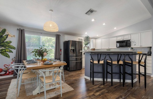 Marathon House | NEW!The Hideaway~Pool~Pickleball~Putt-Putt~Kayaks!