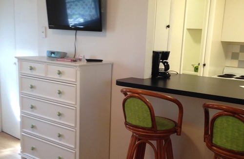 Jensen Beach Cottage | New to the Market! Close to Beaches, Sailing Center & Langford Park!
