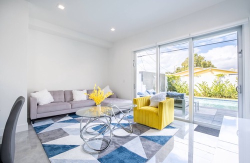 Coral Way House | NEW Townhouse in Coconut Grove