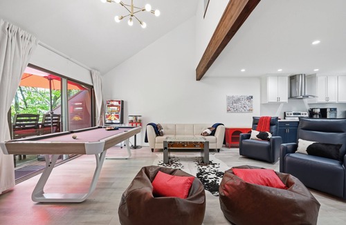 Village at Camelback House | New!True Ski-InOut!Minigolf Bedroom,PoolTable,Foosball!Village Pool,HotTub,Sauna