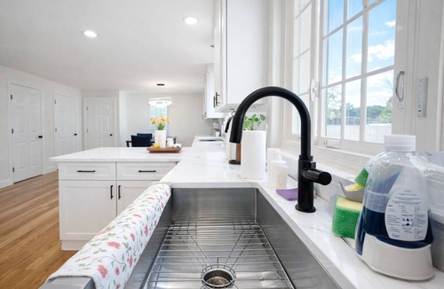 Springfield House | Newly built 3BR Luxe home with sPA bath,Chef Kitchen near Big E, Mass Mutual