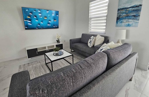 Diplomat House | Newly Built Vacation Home. Fun Relaxed Getaway.