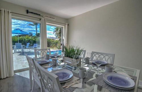 Naples Park House | Newly Refurbished Naples Park Cottage with a Heated Pool
